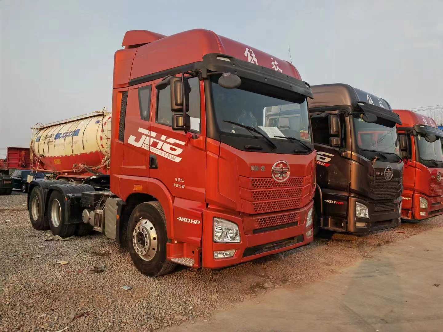 二手國(guó)五半掛牽引車(chē)價(jià)格