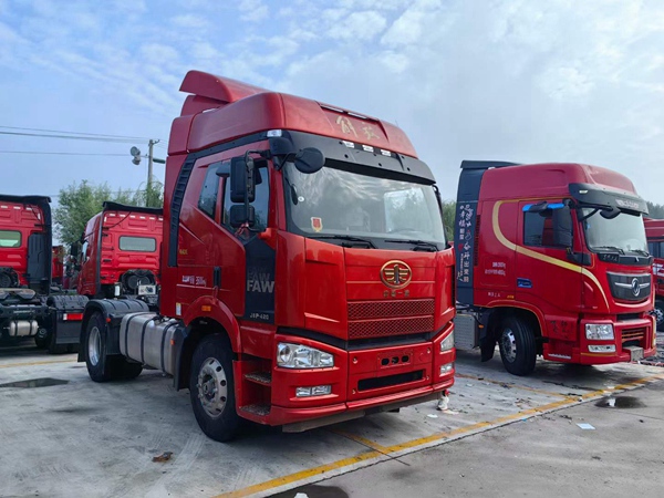 二手單驅(qū)牽引車供應廠家