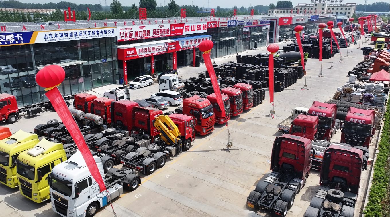 梁山華通二手貨車市場里的老貨車情緣：市場的“活廣告”