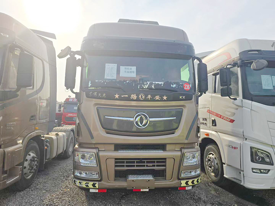 二手牽引車東風(fēng)天龍旗艦KX560馬力